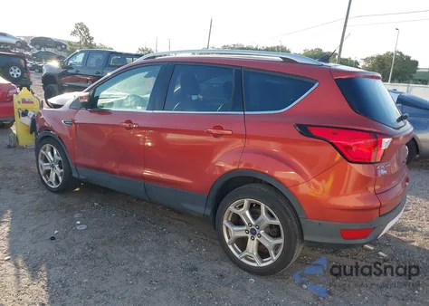 2019 Ford Escape Titanium из США, поврежденный, VIN 1FMCU0J90KUC08109